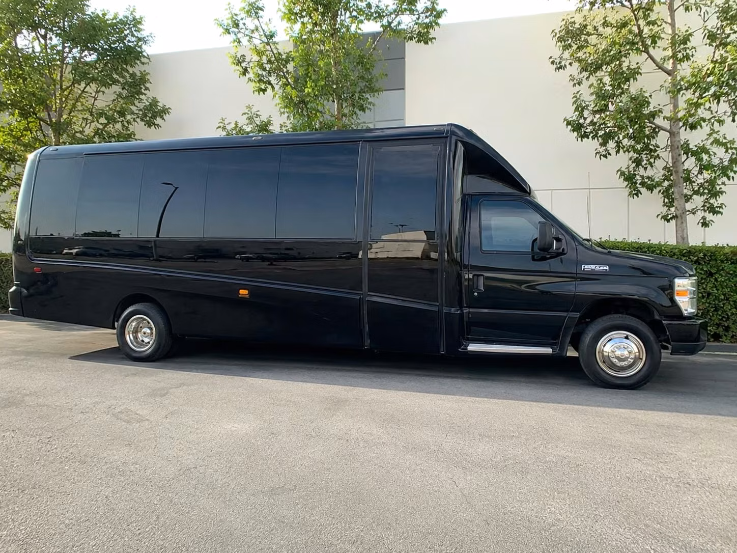 washington 15 passenger minibus rental